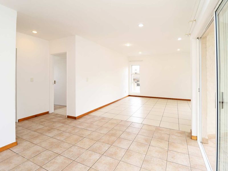 Light-Filled 2 Bed, 2 Bath Apartment Overlooking Pool & Tranquil Atmosphere - Photo 9