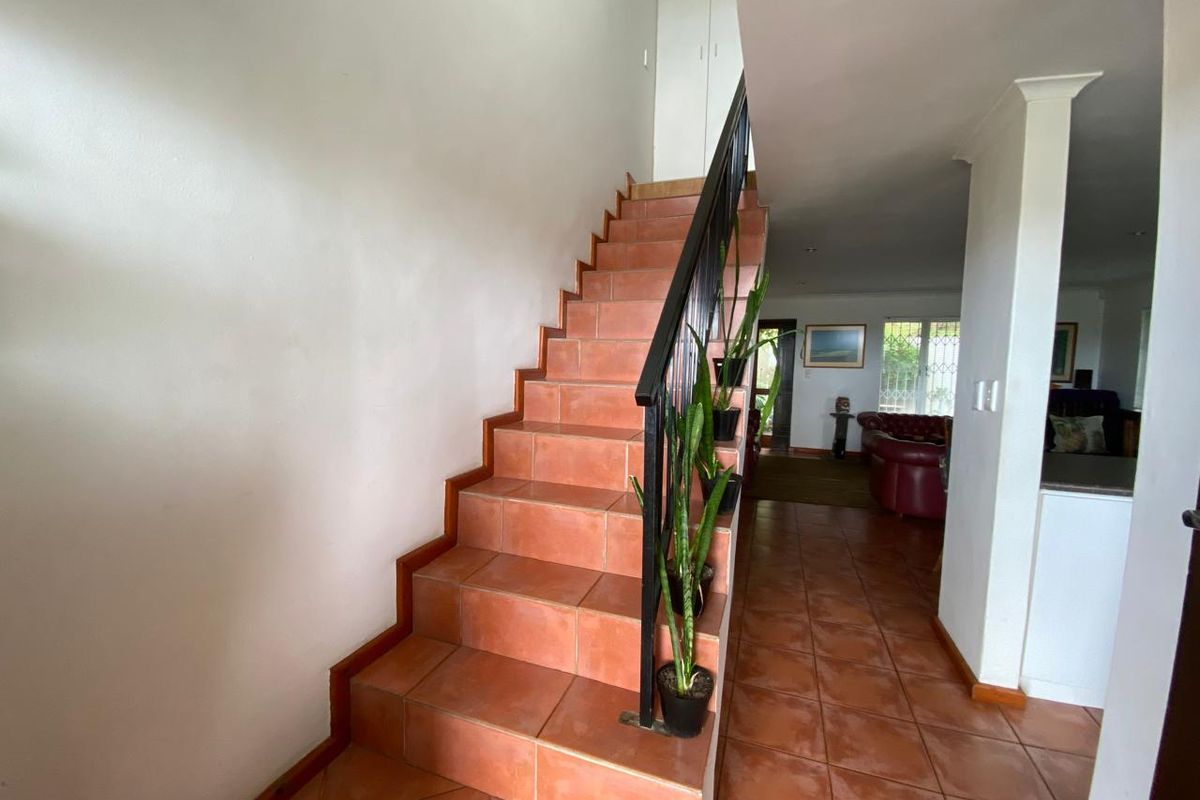 2 Bedroom Duplex Townhouse to rent in Oude Westhof - Photo 3
