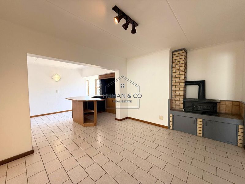 Spacious family home in central area - Photo 9