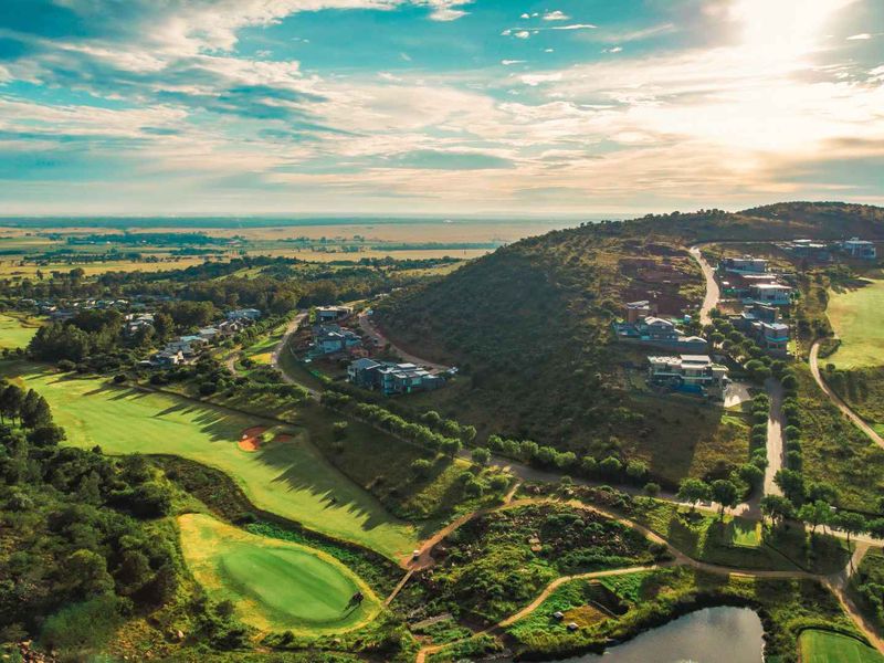 2326sqm of Prime Land in the Heart of Eye of Africa’s Lifestyle Precinct. - Photo 5