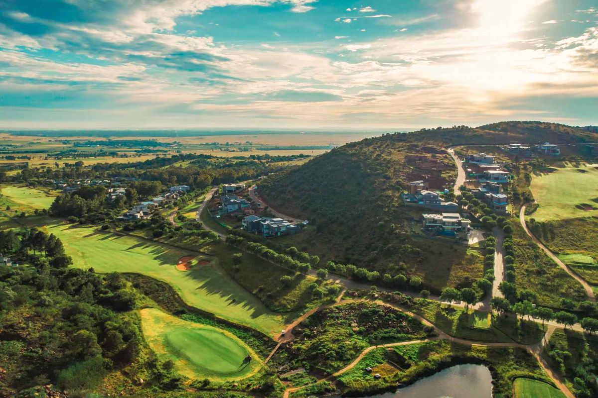 2326sqm of Prime Land in the Heart of Eye of Africa’s Lifestyle Precinct. - Photo 5