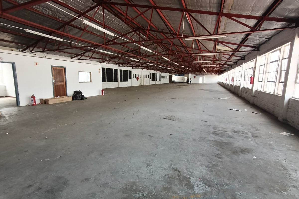 TO LET | PRIME 1061m2  - INDUSTRIAL UNIT |  FRONTAGE - Photo 3
