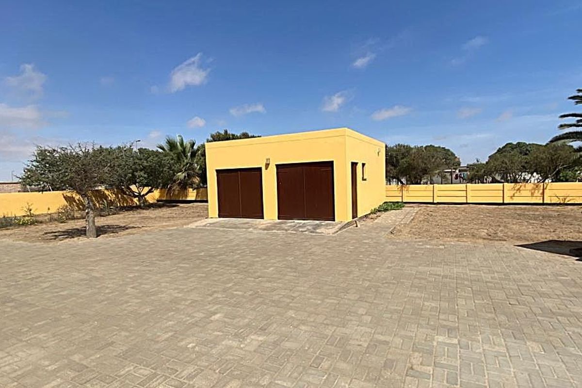 Dive Into Coastal Bargain: Your Henties Bay Dream Home Awaits! - Photo 5