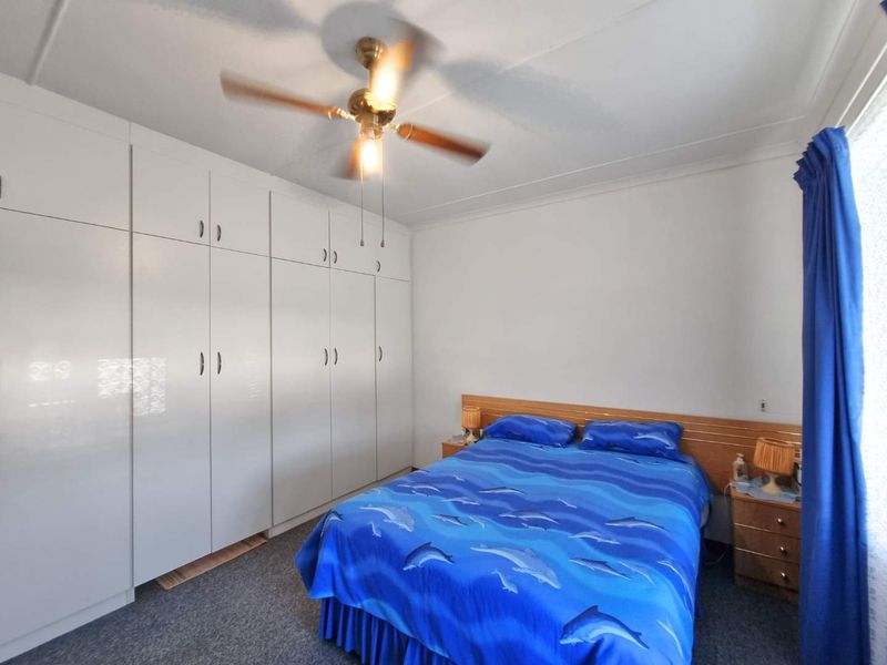 Charming Family Home in Sandbaai - Photo 10