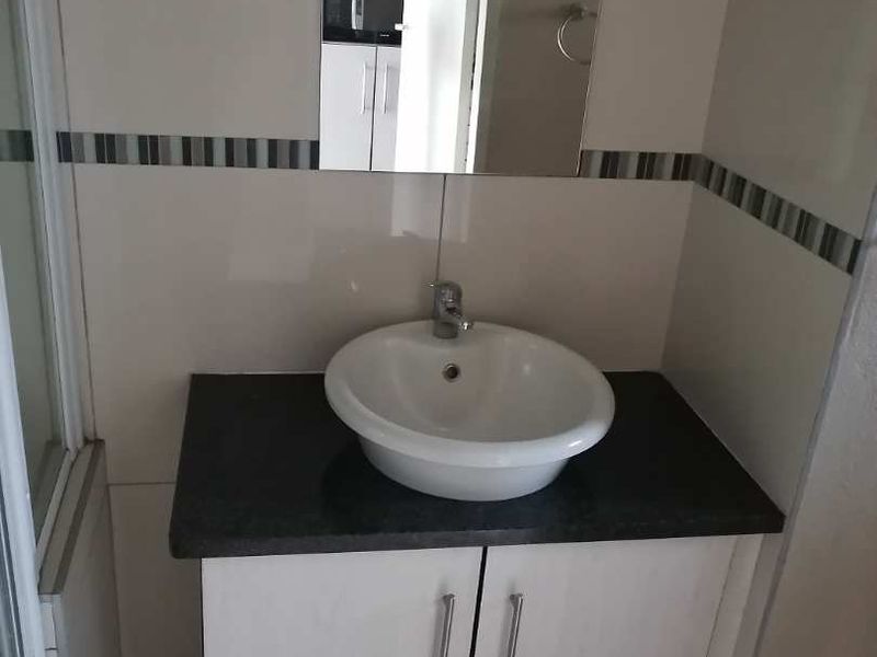 Lantana, Bachelor unit to rent - Photo 8