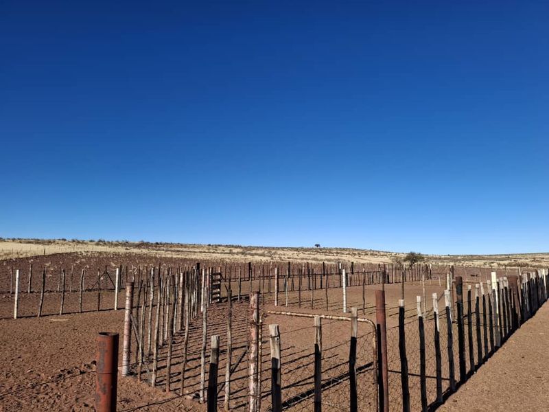 Farm 80 km from Kalkrand in a western direction - Photo 6