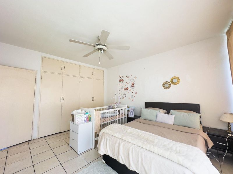 Modern 2-Bedroom Duplex in a Prime Estate – Perfect for Investors or First-Time Buyers - Photo 9