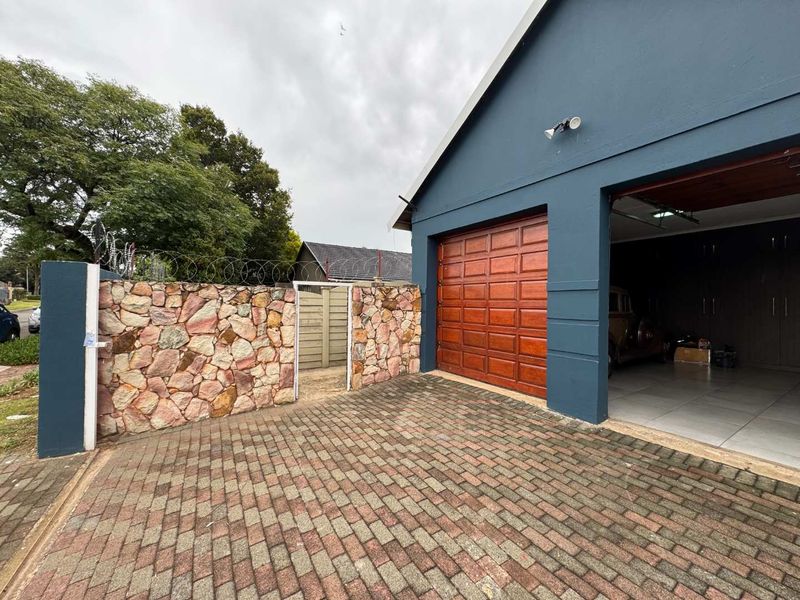 Large Family Home for Sale in Randhart - Photo 2