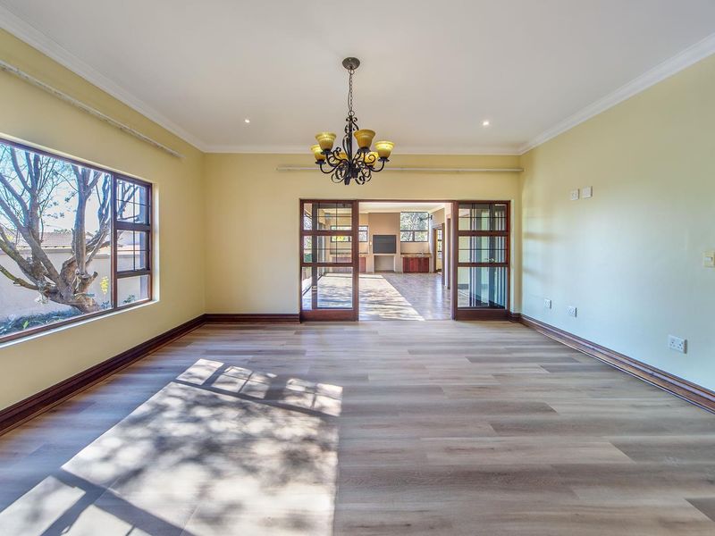 Refined Family Living in the Heart of Midlands Estate - Photo 7