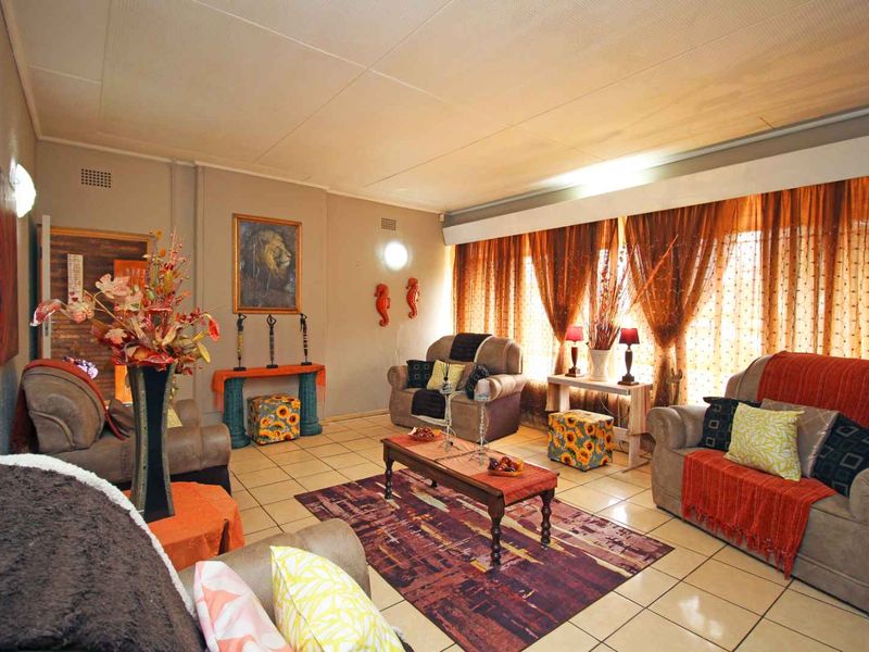 Spacious 3-Bedroom Family Home with Flatlet, Solar and many more - Photo 5