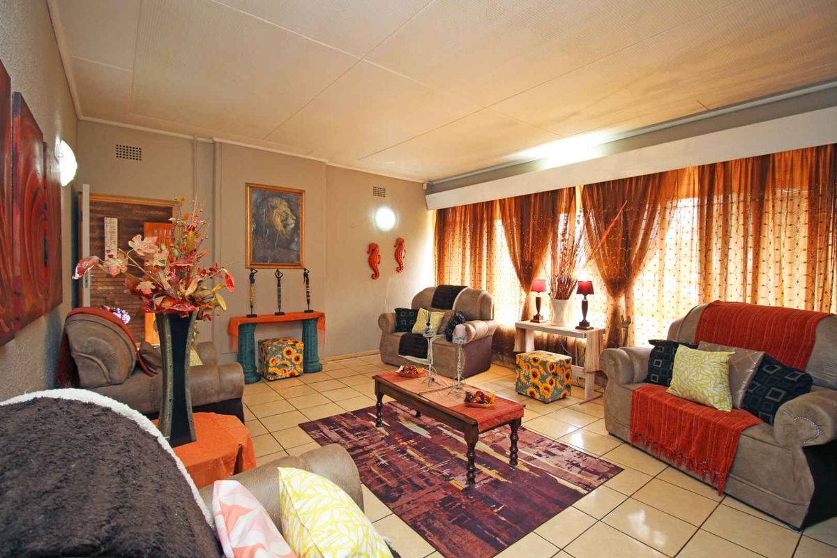 Spacious 3-Bedroom Family Home with Flatlet, Solar and many more - Photo 5