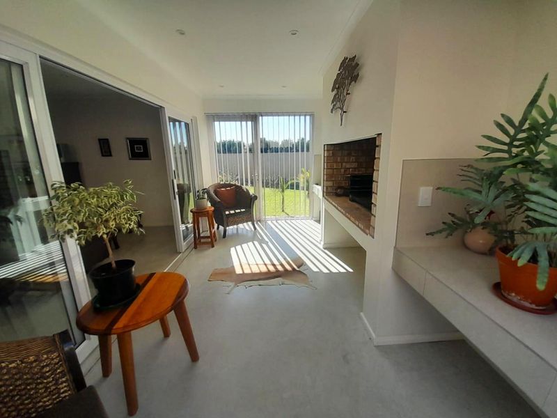 NEW, NEAT AND FRESH FREESTANDING HOUSE! - Photo 2