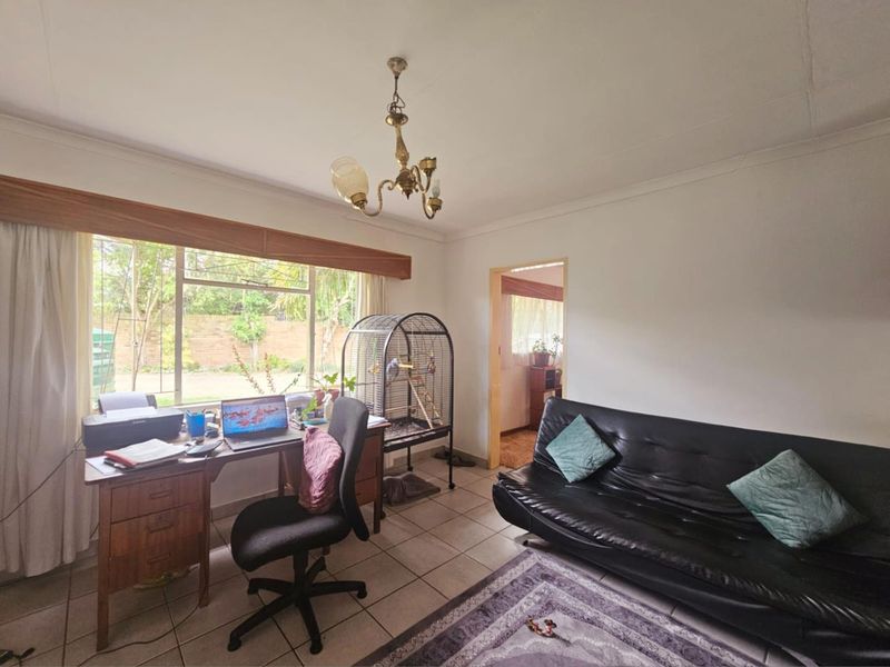 **Charming Facebrick Home with Income-Generating Flatlet** - Photo 8