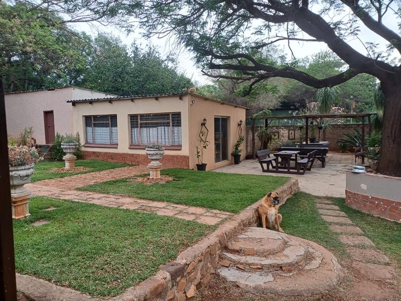 PLOT WITH TWO HOUSES AND FLAT FOR SALE-GROENKLOOF MOOINOOI - Photo 3