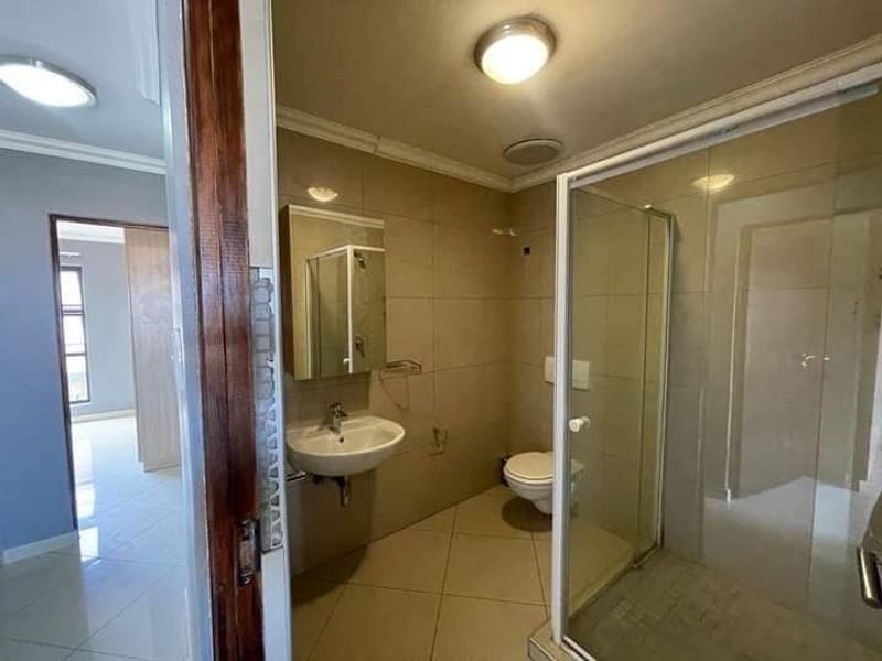 City Convenience Meets Quiet Charm at Villas Erikson! For Sale: N$1,900 000.00 Excl Costs - Photo 8