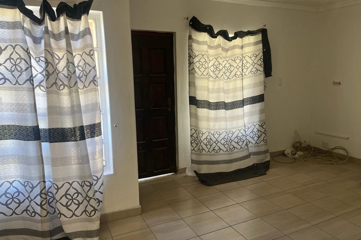 Charming Rental Opportunity: Ideal Living Space Awaits You! - Photo 3