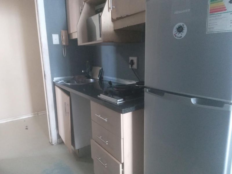 Bachelor Apartment For Sale In Berea Centre - Photo 3