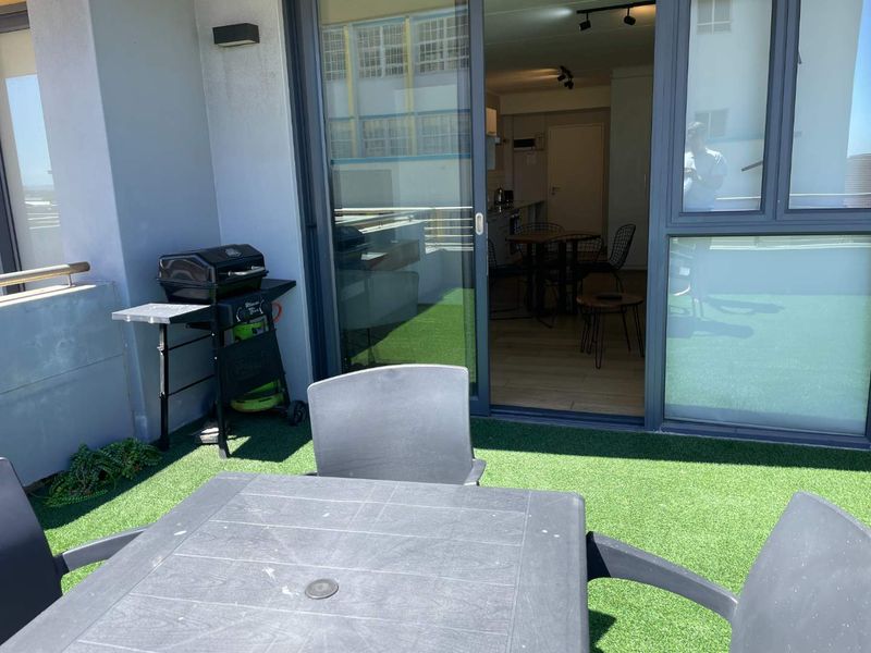 Stylish airbnb studio with huge terrace and harbour views - Photo 9