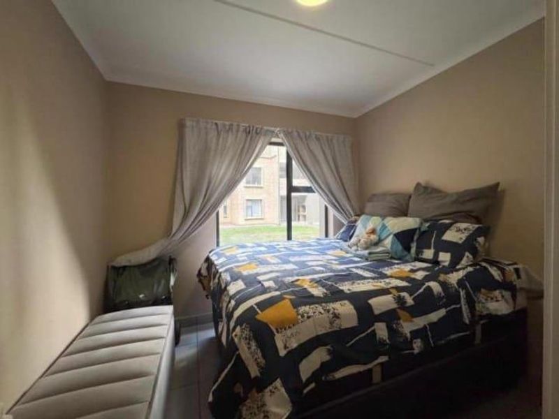 A GROUND FLOOR APARTMENT - Photo 5