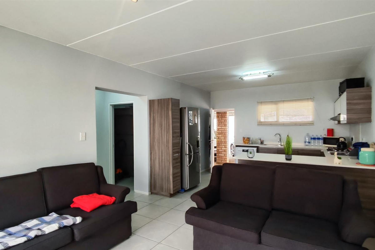 Two-bedroom Ground floor unit for Sale - Photo 5