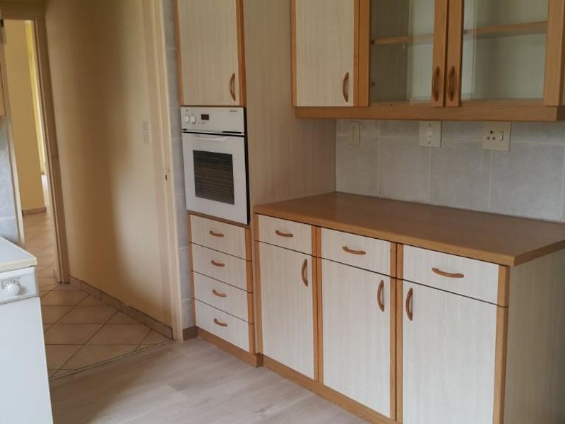 FOR SALE : SPACIOUS 8-BEDROOM HOME IN SWAKOPMUND CENTRAL - Photo 3