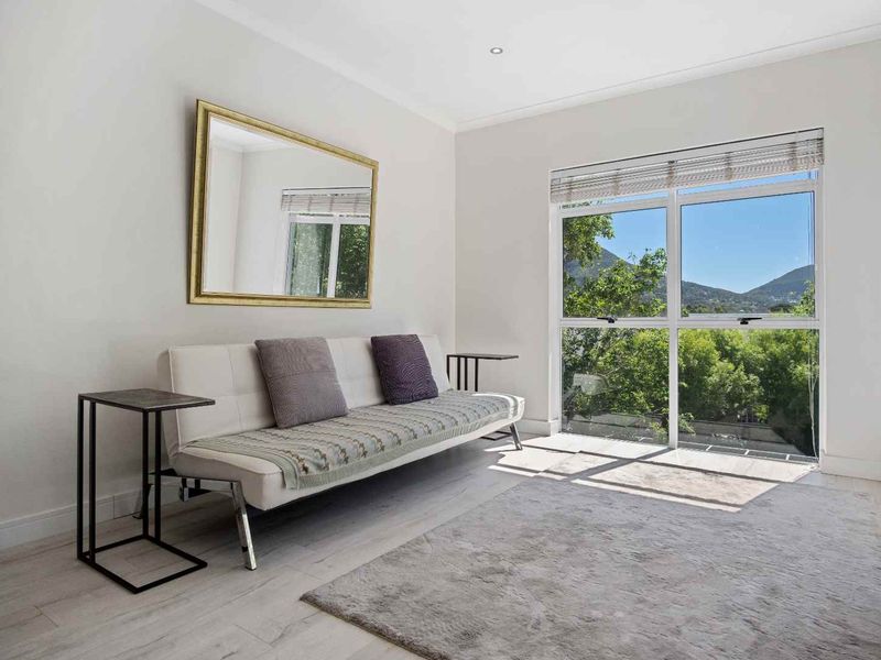 Modern Duplex apartment in Secure Hout Bay Estate - Photo 9