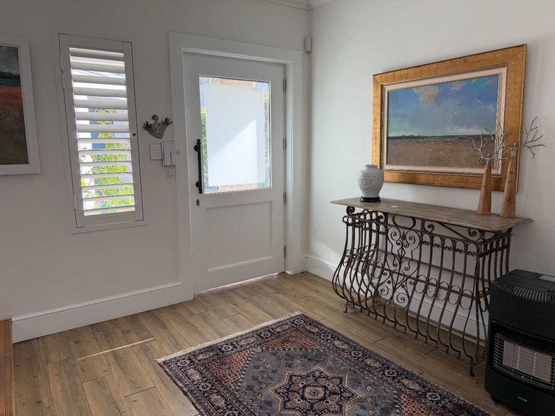 2 Bedroom Home in Constantia - Photo 4