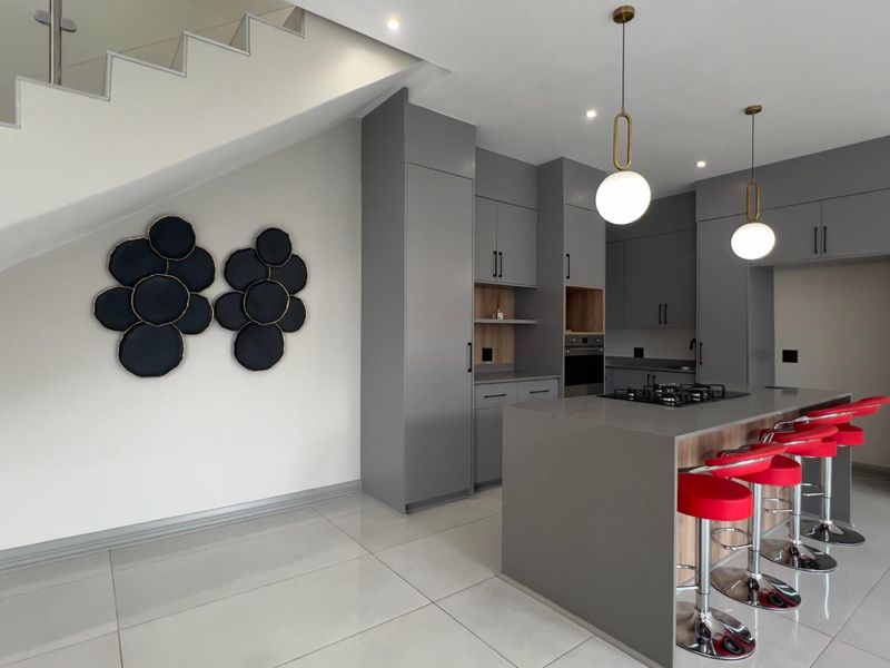 Bright, Modern & Beautifully Designed for Family Living - Photo 7
