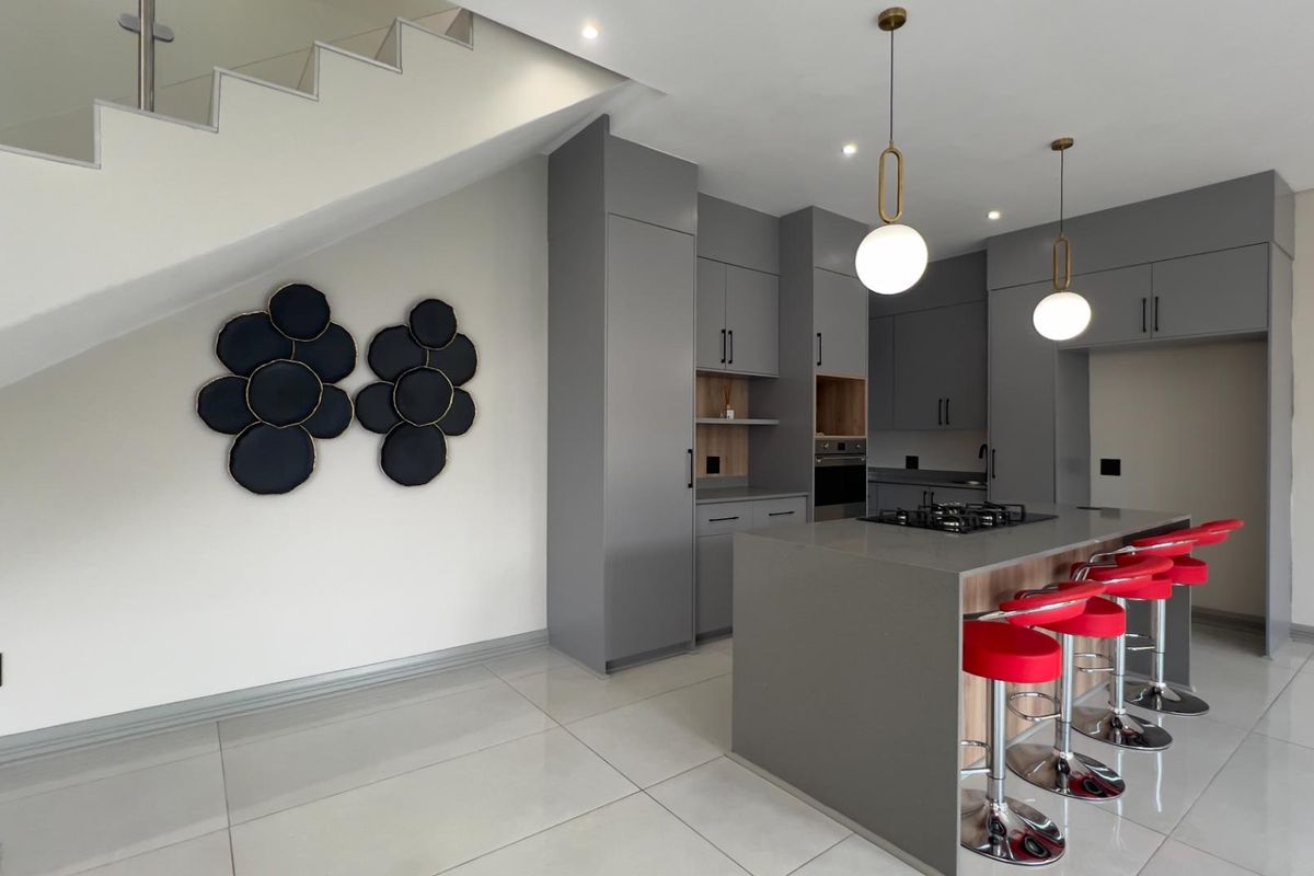 Bright, Modern & Beautifully Designed for Family Living - Photo 5