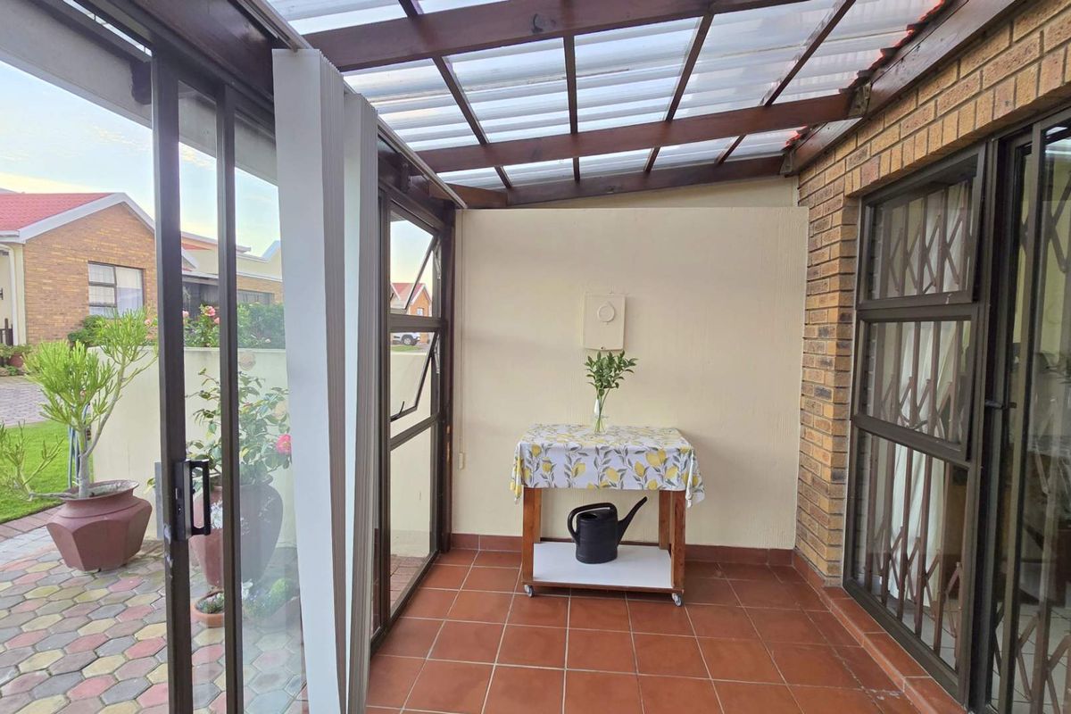 Retirement Village - Fonteine Park - Two Bedroom Home for Sale in a Lifestyle Estate for over 50's! - Photo 5