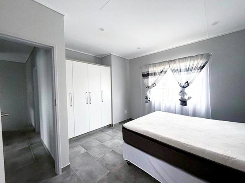 Where City Views meets Surburban Comfort - Photo 9