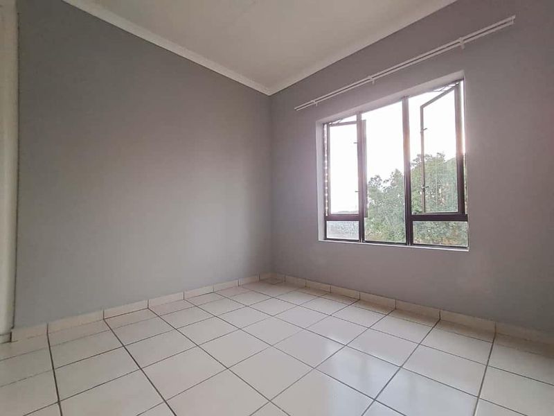 Modern Townhouse Near Malls & Schools, Pets Allowed! - Photo 10