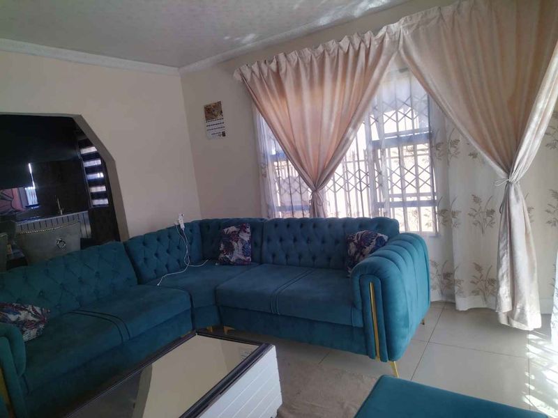 Spacious 3-Bed Home in Soshanguve VV EXT 4 – Near Schools & Shops - Photo 7