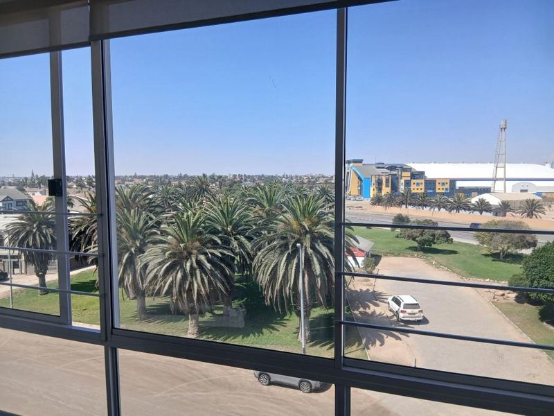 NOT TO BE MISSED – 3-bedroom apartment with sea view in secured complex - Photo 3