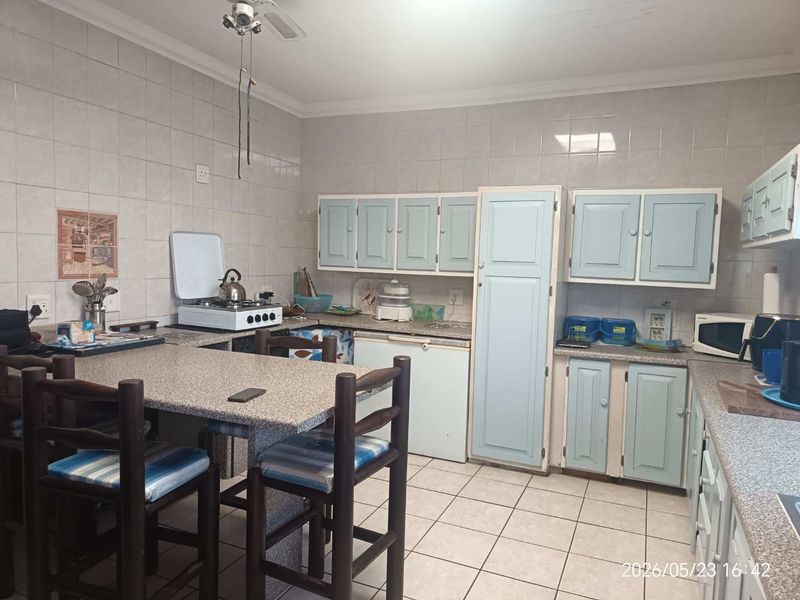 3 Bedroom family home with 13 back rooms For sale! - Photo 7