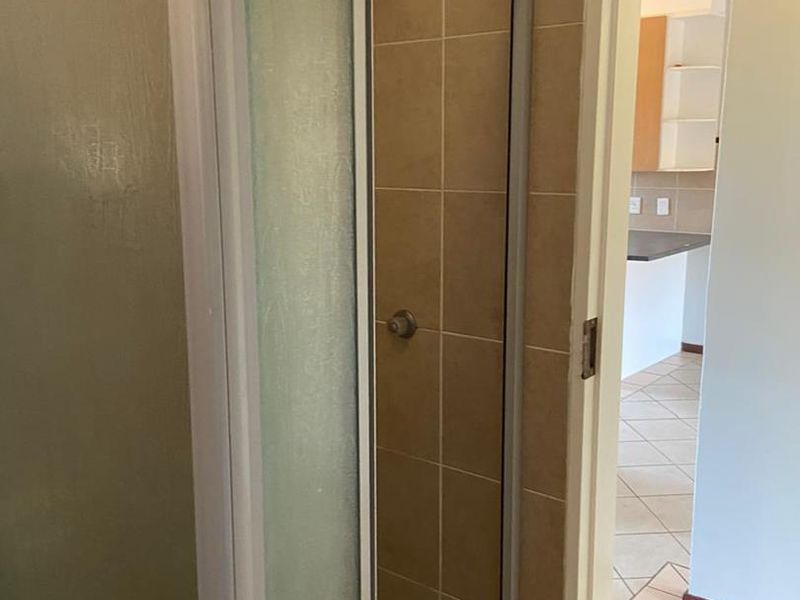 Discover Modern Comfort: Ideal First Home or Investment - Photo 10