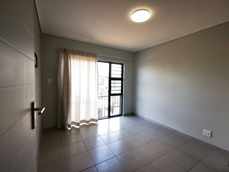 Modern & Effortless Living in a Secure Estate – Phase 3 Gem! - Photo 10