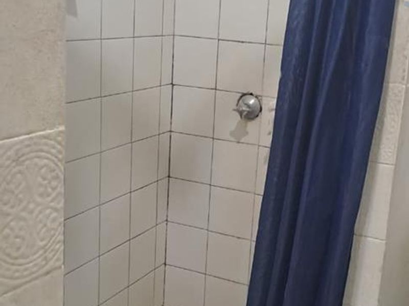 Comfortable 1-Bedroom Unit with En-Suite in Shared Grantham Park Home - Photo 5