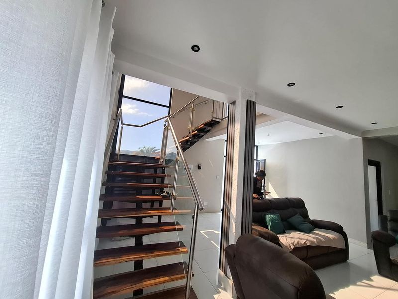 🏡 FOR SALE | DOUBLE-STORY HOUSE IN CIMBEBASIA 💰 N$ 2,850,000 Excluding Costs - Photo 6