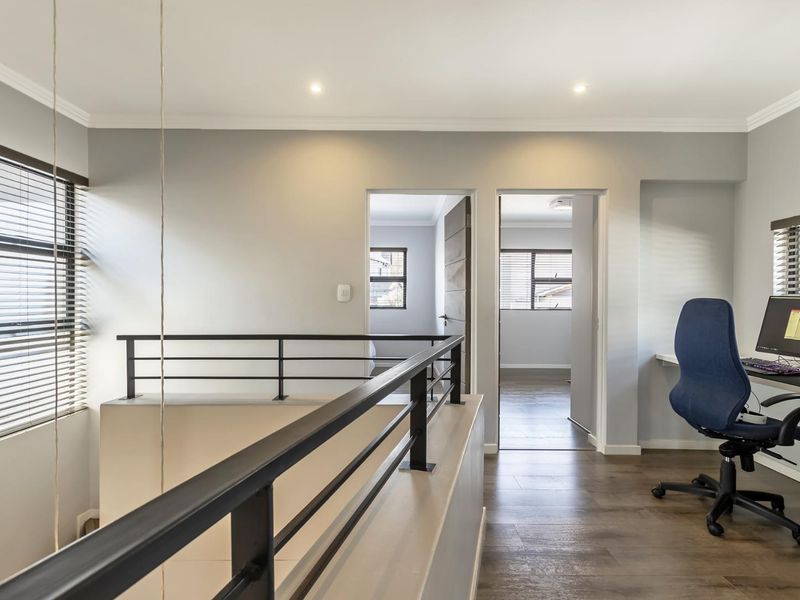 ECO-FRIENDLY TOWNHOUSE WITH FIVE DAY BACKUP SUPPLY FOR SALE IN PAULSHOF - Photo 9