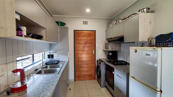 Property #2499077, House For Sale in Albertsdal