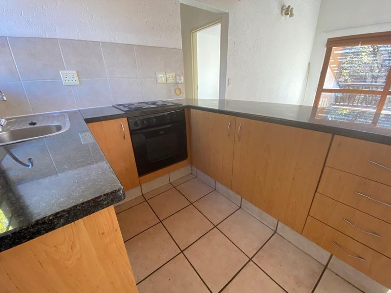 Stylish Loft Living in the Heart of Lonehill – Sibaya Sands - Photo 3