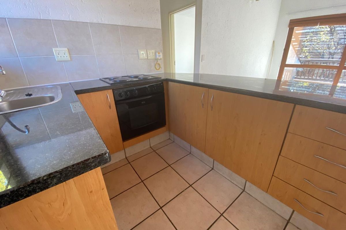 Stylish Loft Living in the Heart of Lonehill – Sibaya Sands - Photo 3