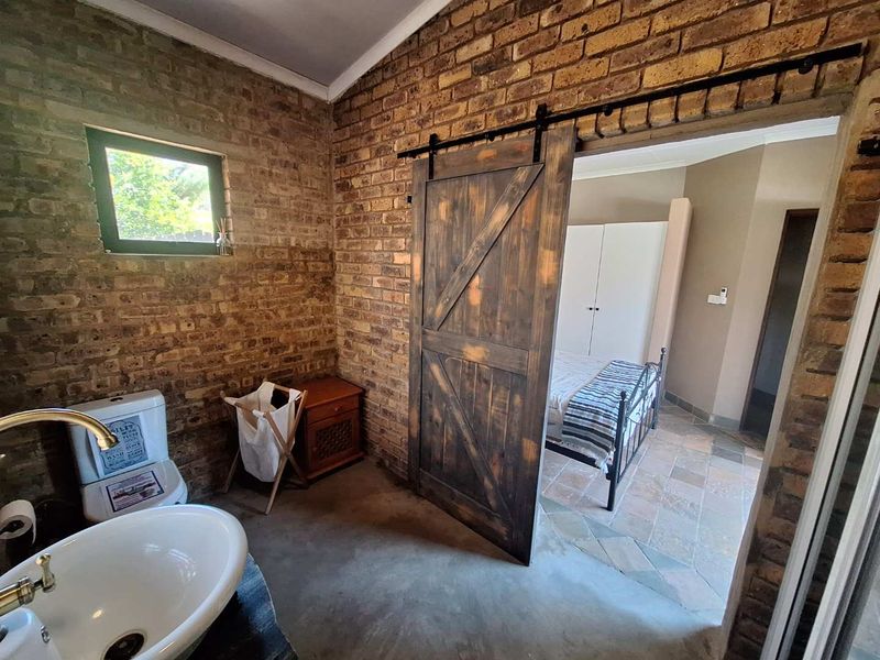 Charming and Versatile Property Awaits You - Photo 9