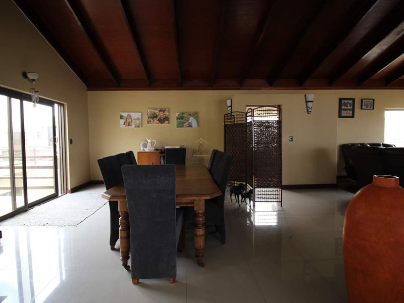 5 Bedroom family home for sale - Swakopmund (Vogelstrand) - Photo 9