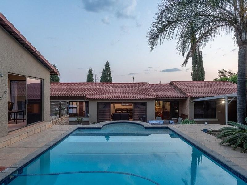 Neat Home in Glenvista - Photo 8