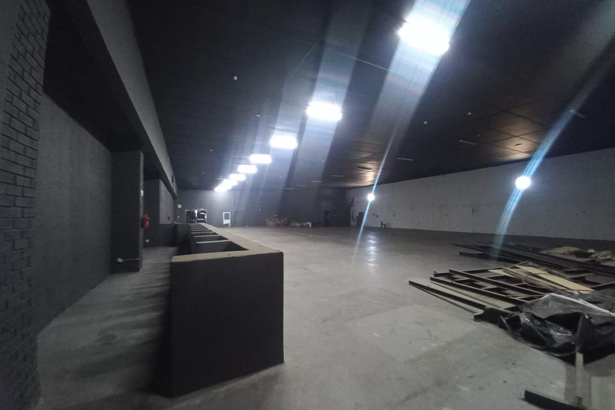 Industrial Property with Warehouses & Secure Facilities To Let - Photo 5