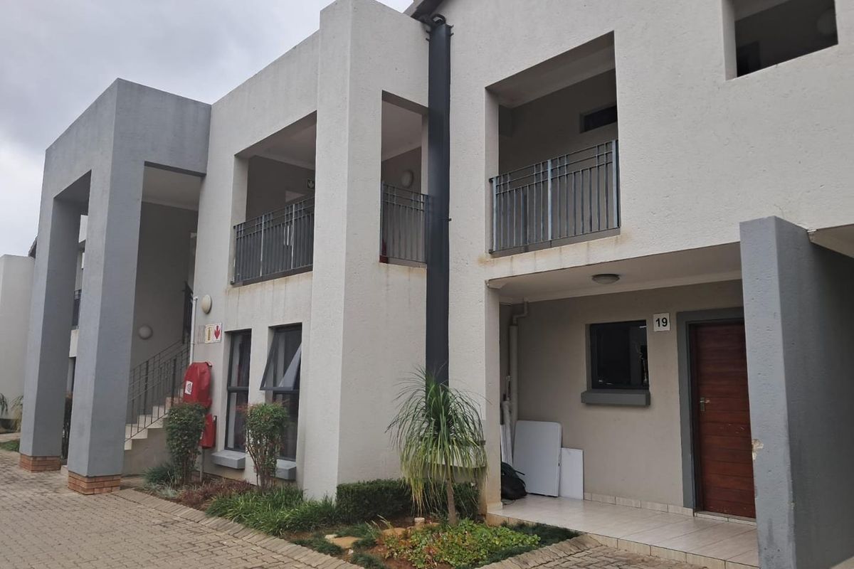 3 Bedroom Apartment for Sale - Photo 3