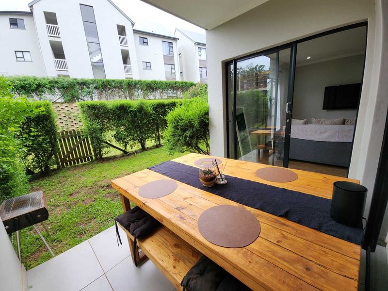 Two Bedroom Ground Floor Unit TO LET in Emberton Estate! - Photo 2