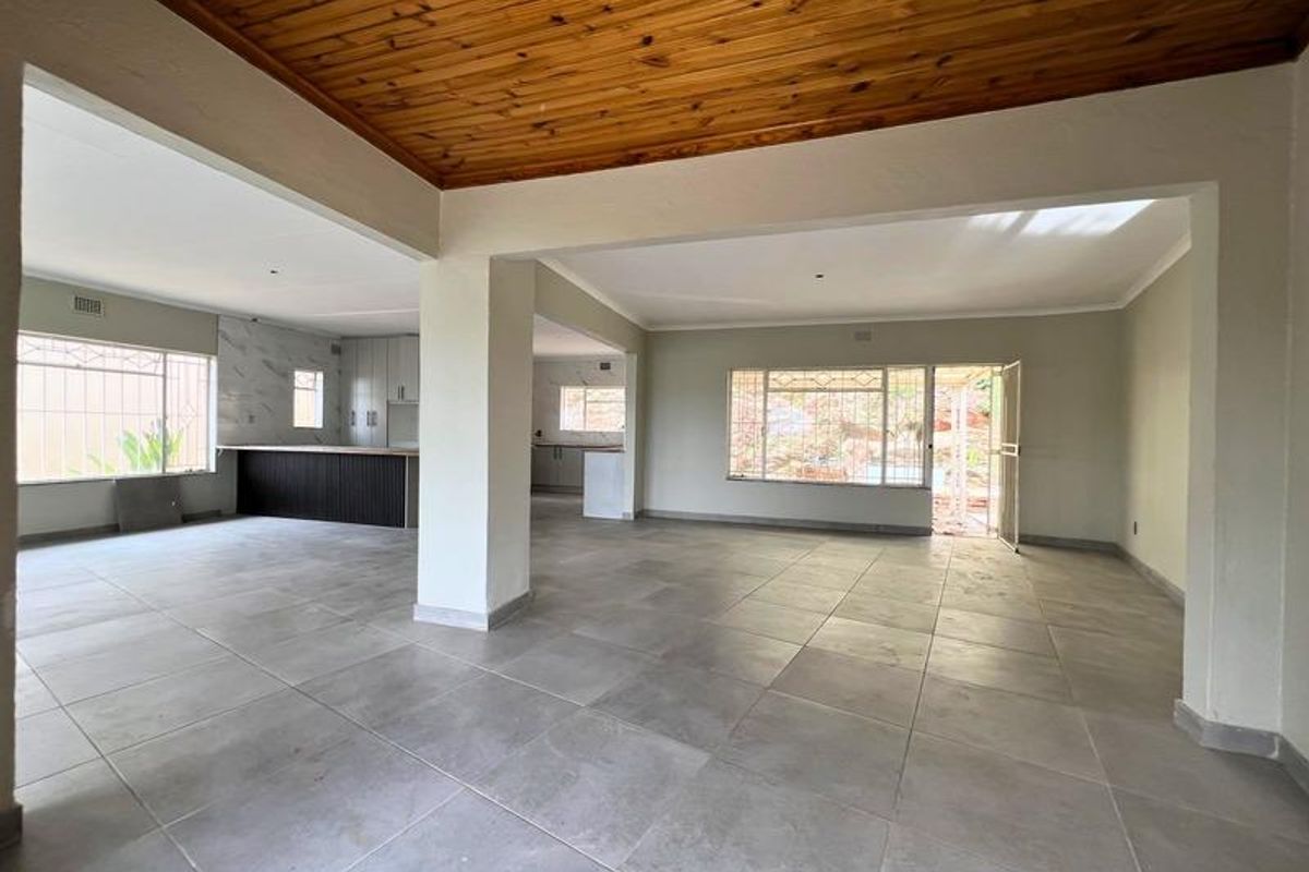 Panoramic Views , Newly Renovated from Scratch Family Home. - Photo 2